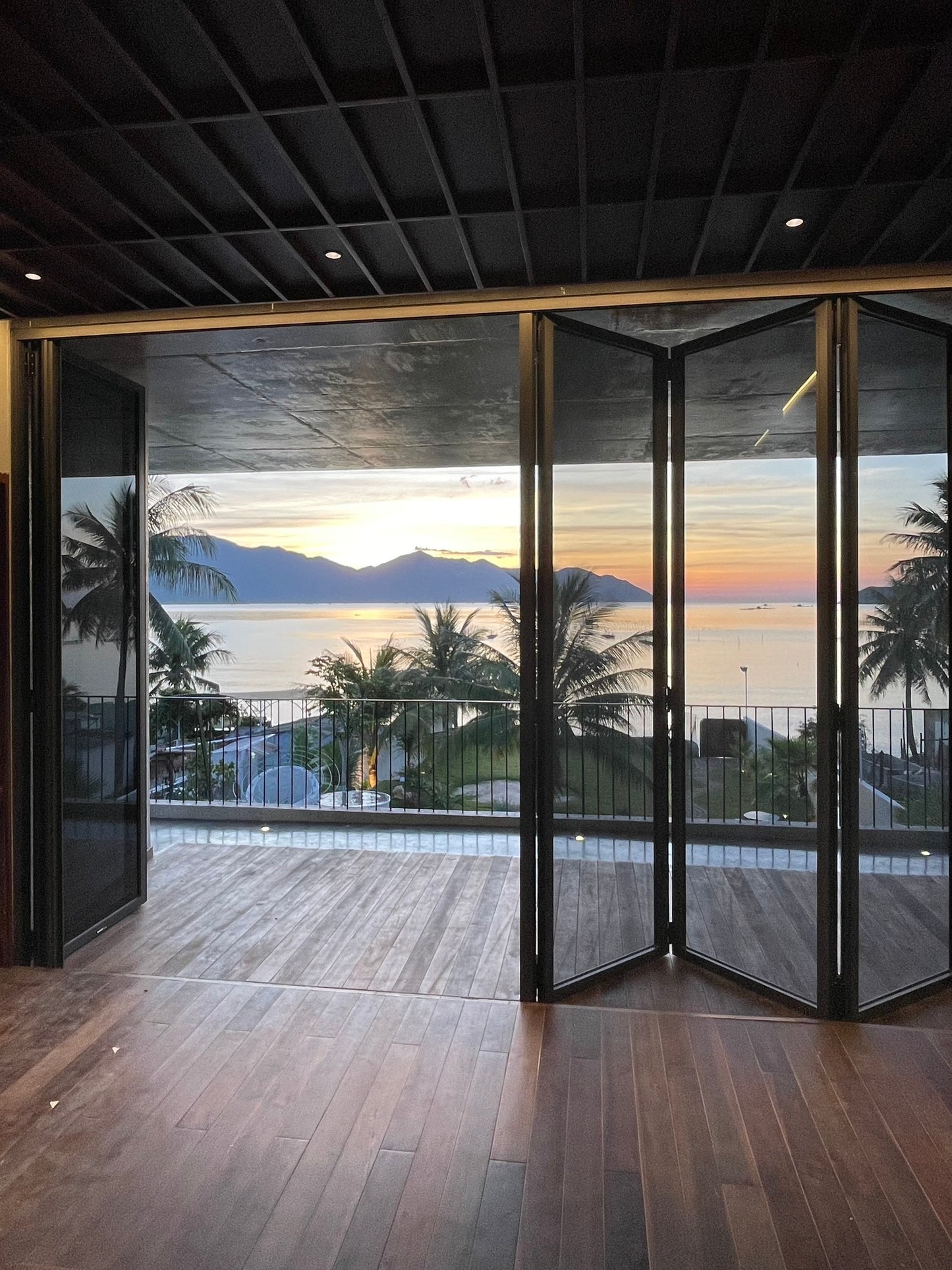 Configuration 4-2/ Bi-Folding Door 6 panel